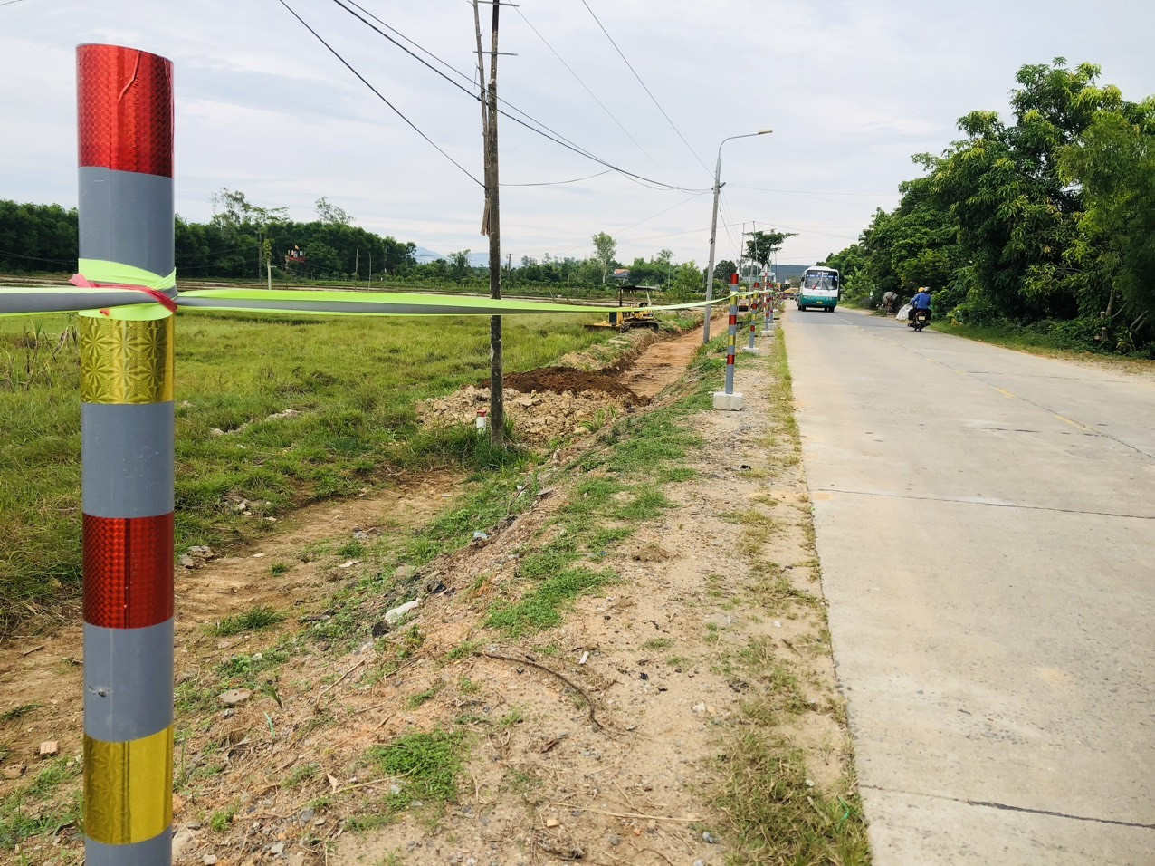 Nhiều đoạn tuyến tại huyện Thăng Bình đã được bàn giao cho đơn vị thi công để triển khai dự án.
