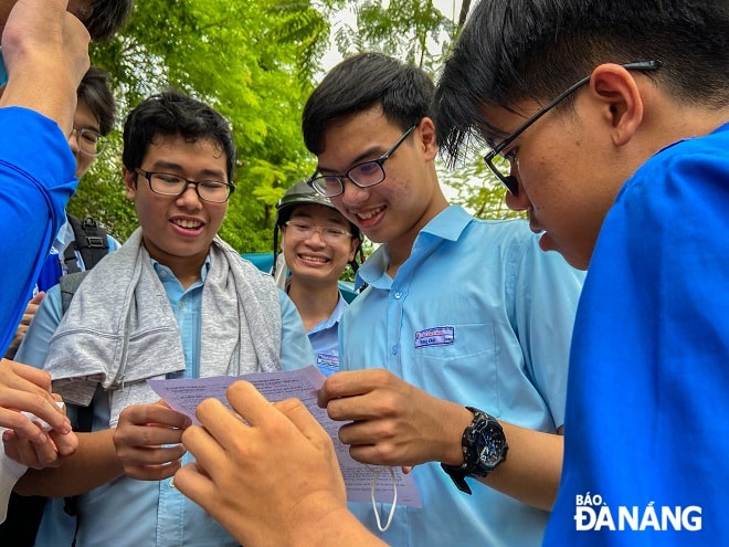 Theo các thí sinh sáng này, Đề thi tuyển sinh lớp 10 vào Trường THPT chuyên Lê Quý Đôn dài nhưng hay