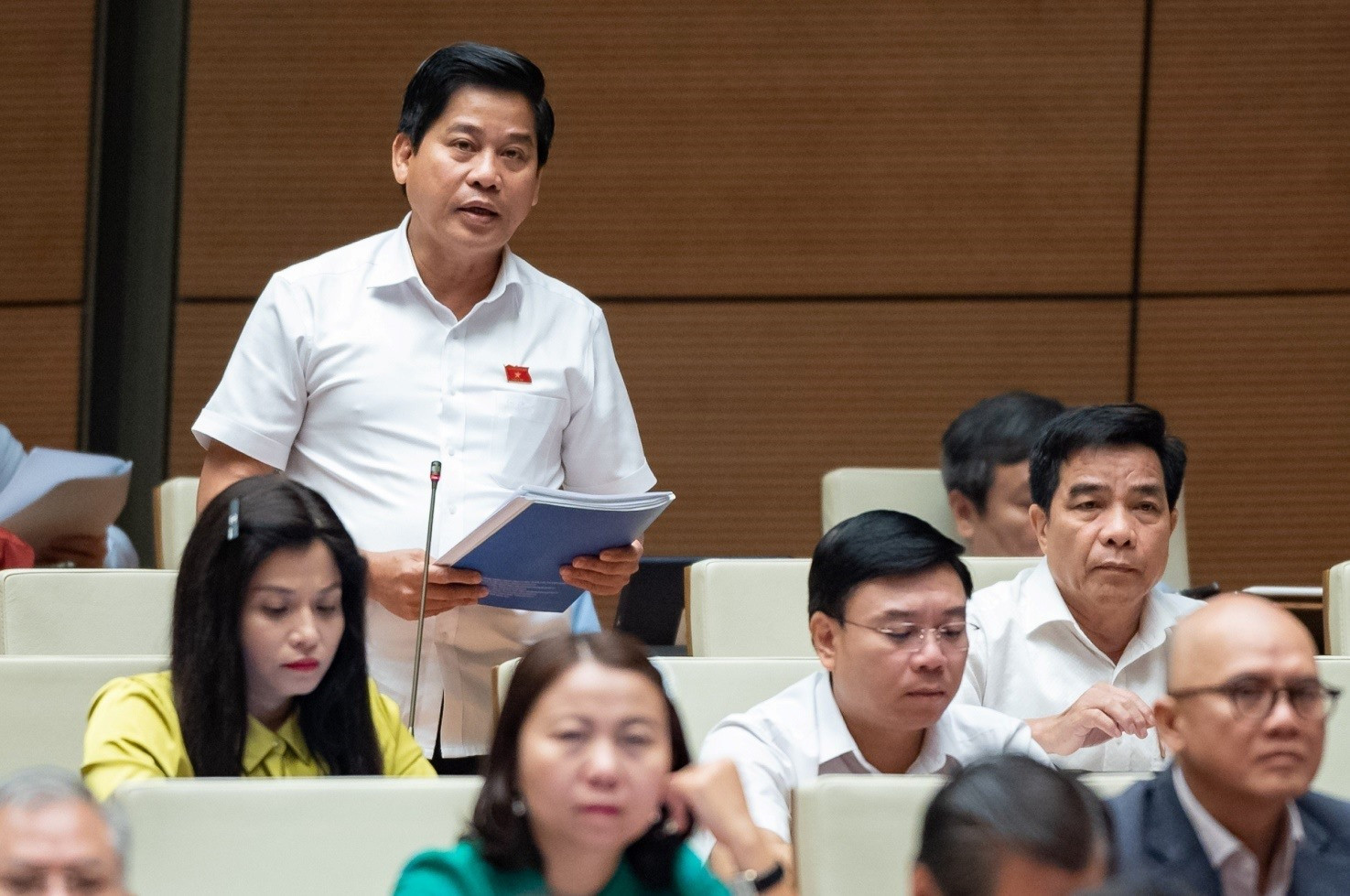 Đại biểu Dương Văn Phước tranh luận với Bộ trưởng Bộ GTVT