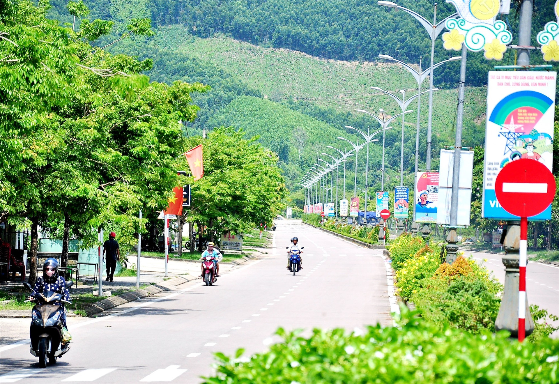 Một góc Trung tâm hành chính huyện Nông Sơn. Ảnh: P.V