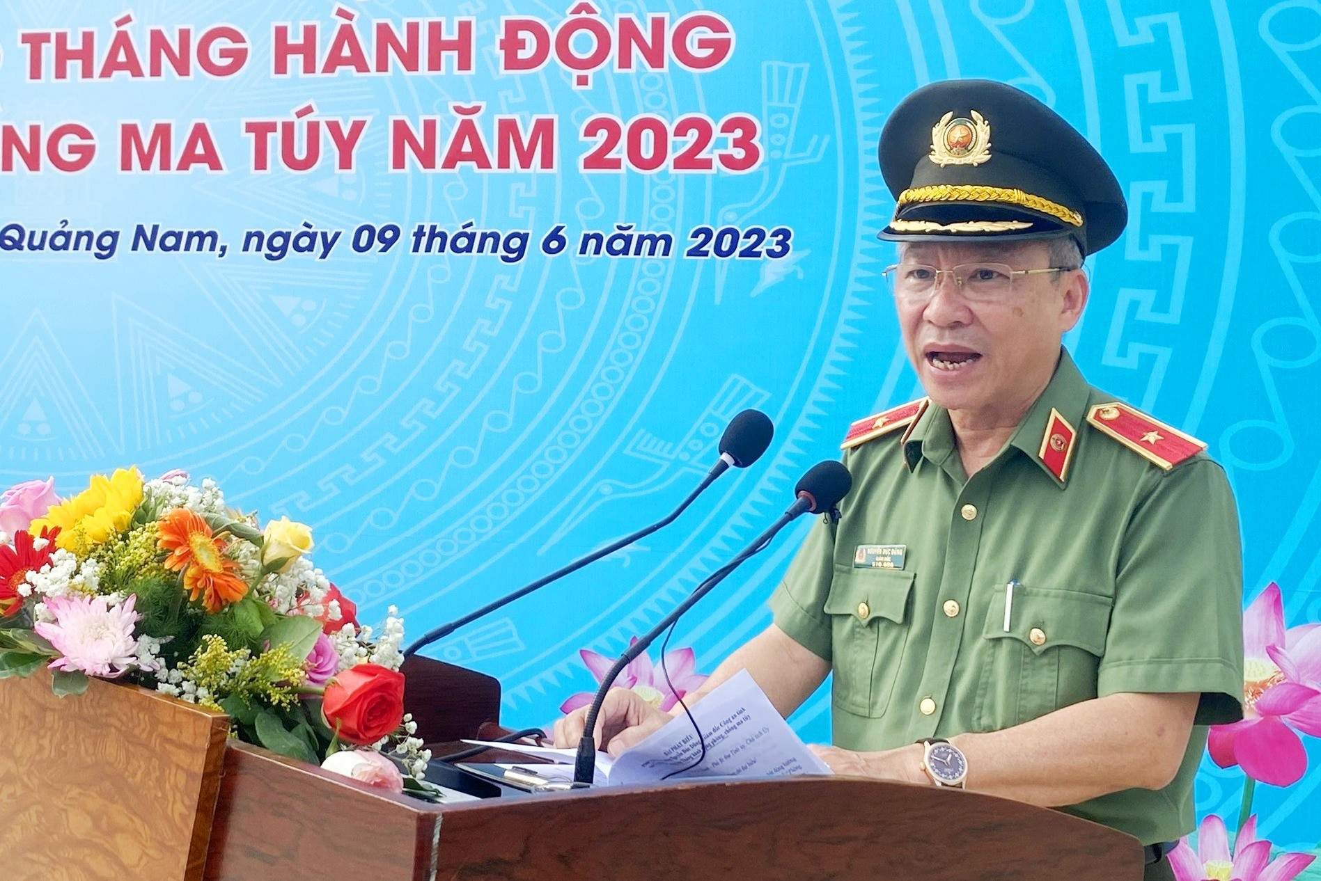 Thiếu tướng Nguyễn Đức Dũng – Giám đốc Công an tỉnh phát biểu tại lễ phát động. Ảnh: V.L