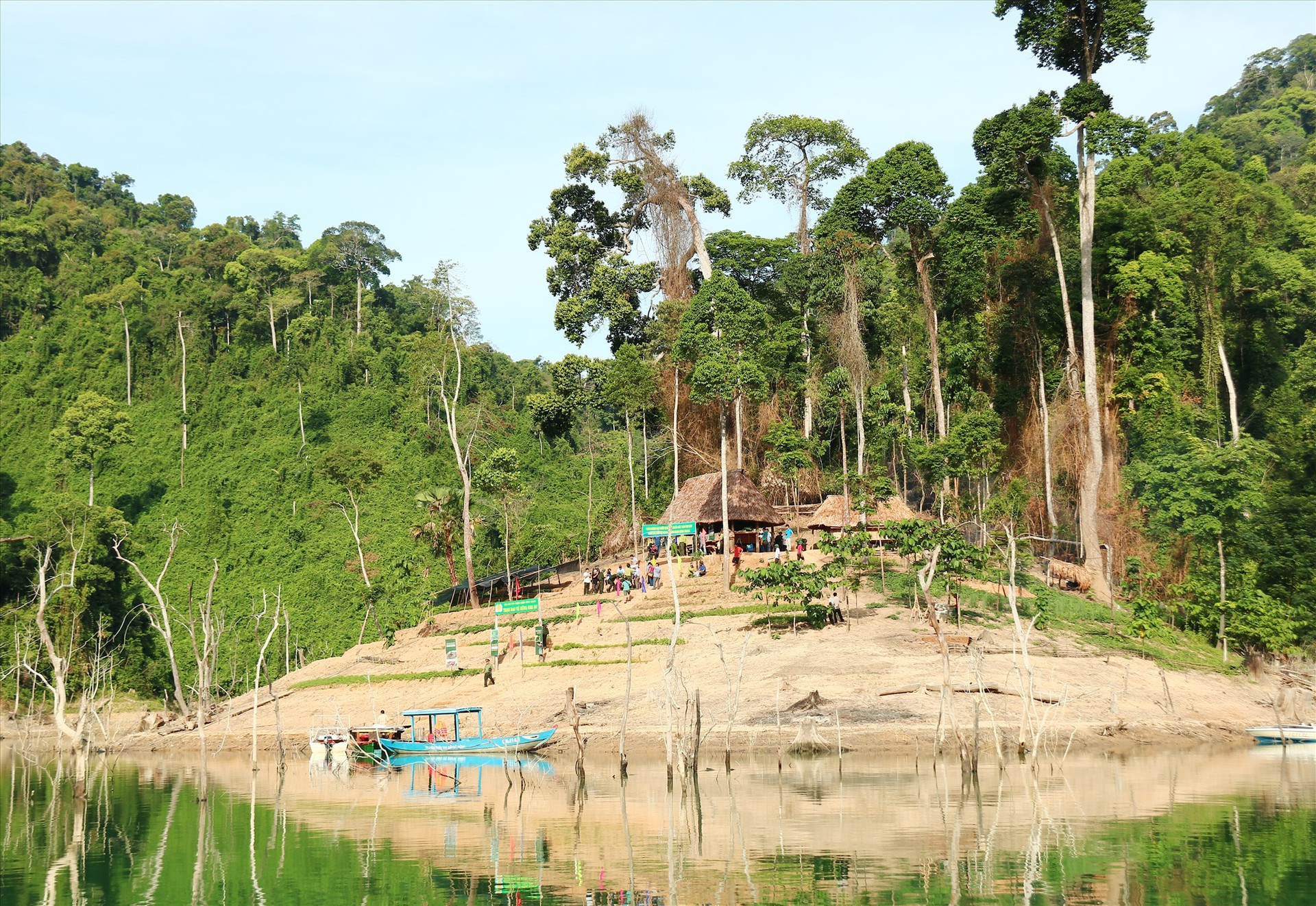 Một trạm bảo vệ rừng khu vực Khe Ru nằm trong lâm phận Vườn quốc gia Sông Thanh. Ảnh: HP