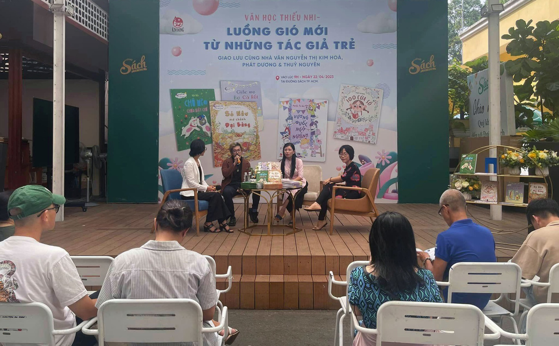 Một buổi ra mắt sách văn học thiếu nhi được tổ chức tại đường sách Nguyễn Văn Bình, TP.Hồ Chí Minh.