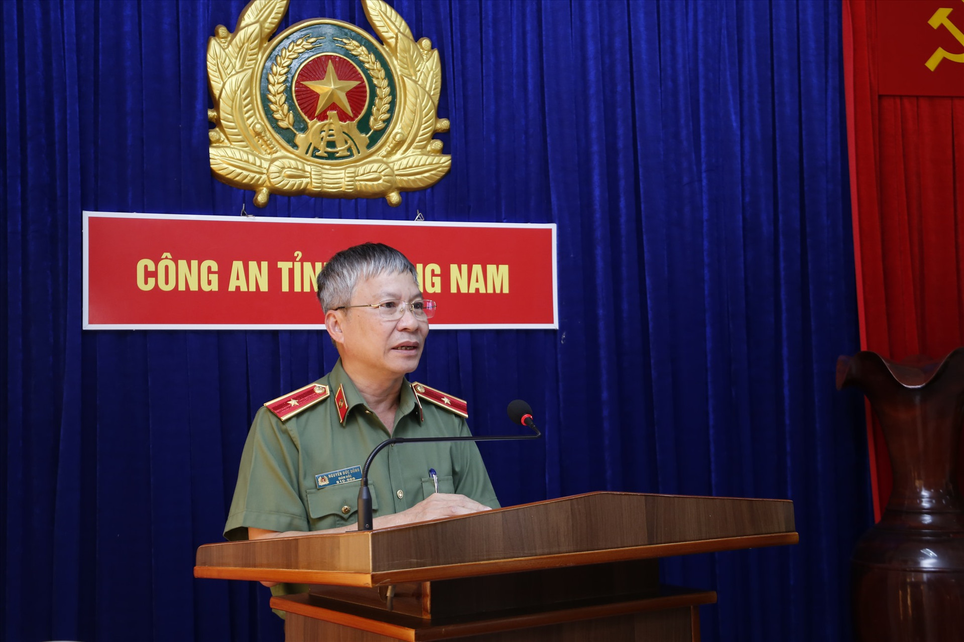 Thiếu tướng Nguyễn Đức Dũng phát biểu tại buổi gặp mặt. Ảnh: T.C
