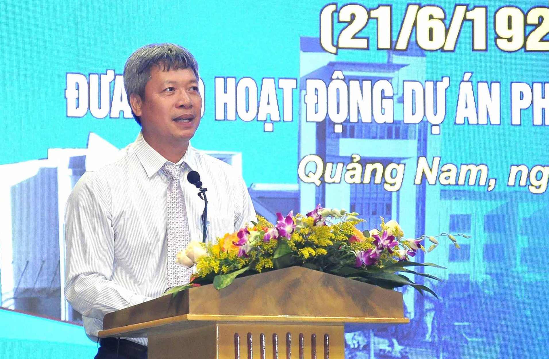 Phó Chủ tịch UBND tỉnh Hồ Quang Bửu phát biểu tại hội nghị. Ảnh: V.A