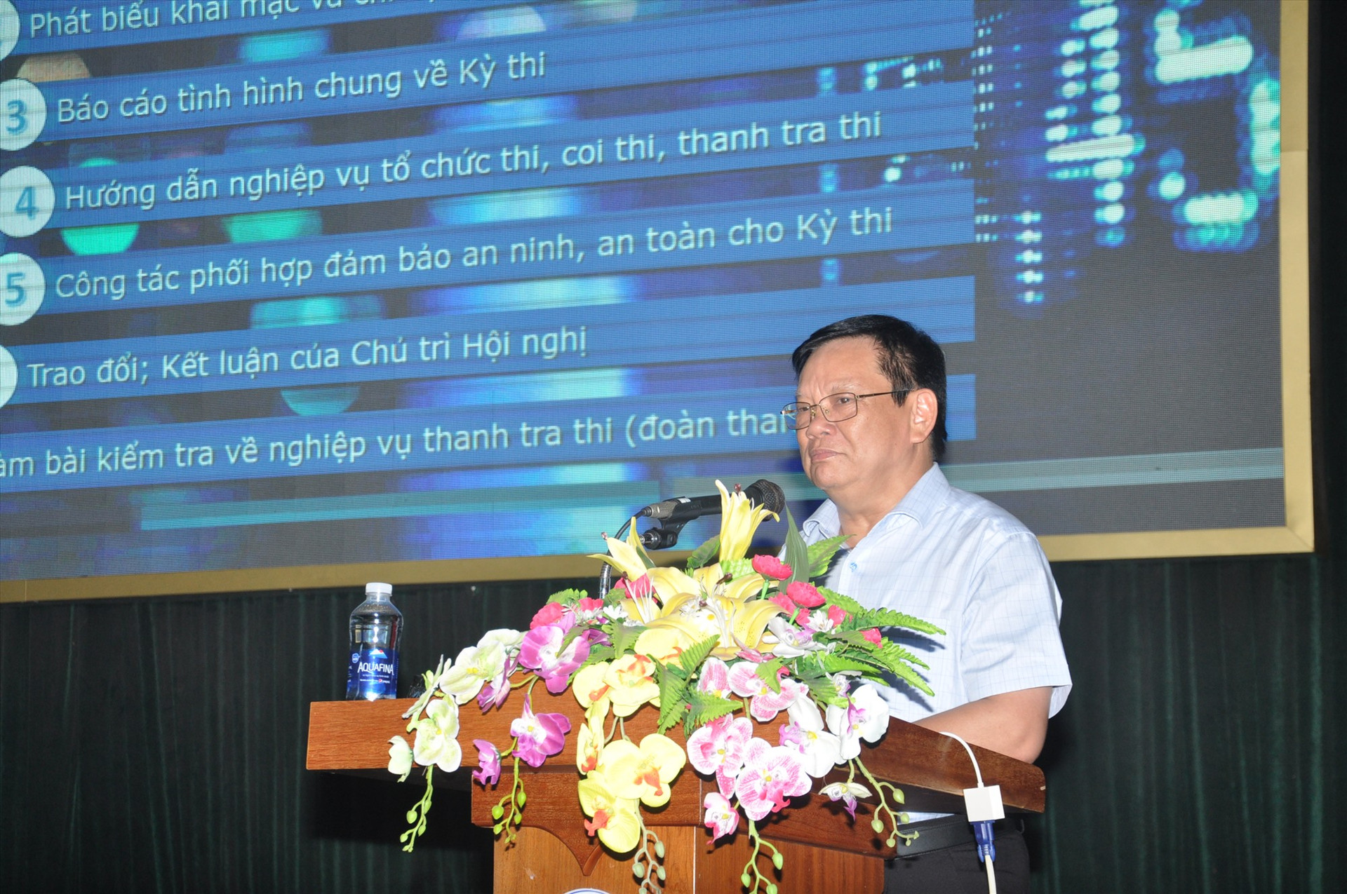 Giám đốc Sở GD-ĐT Thái Viết Tường phát biểu tại hội nghị tập huấn thi. Ảnh: X.P