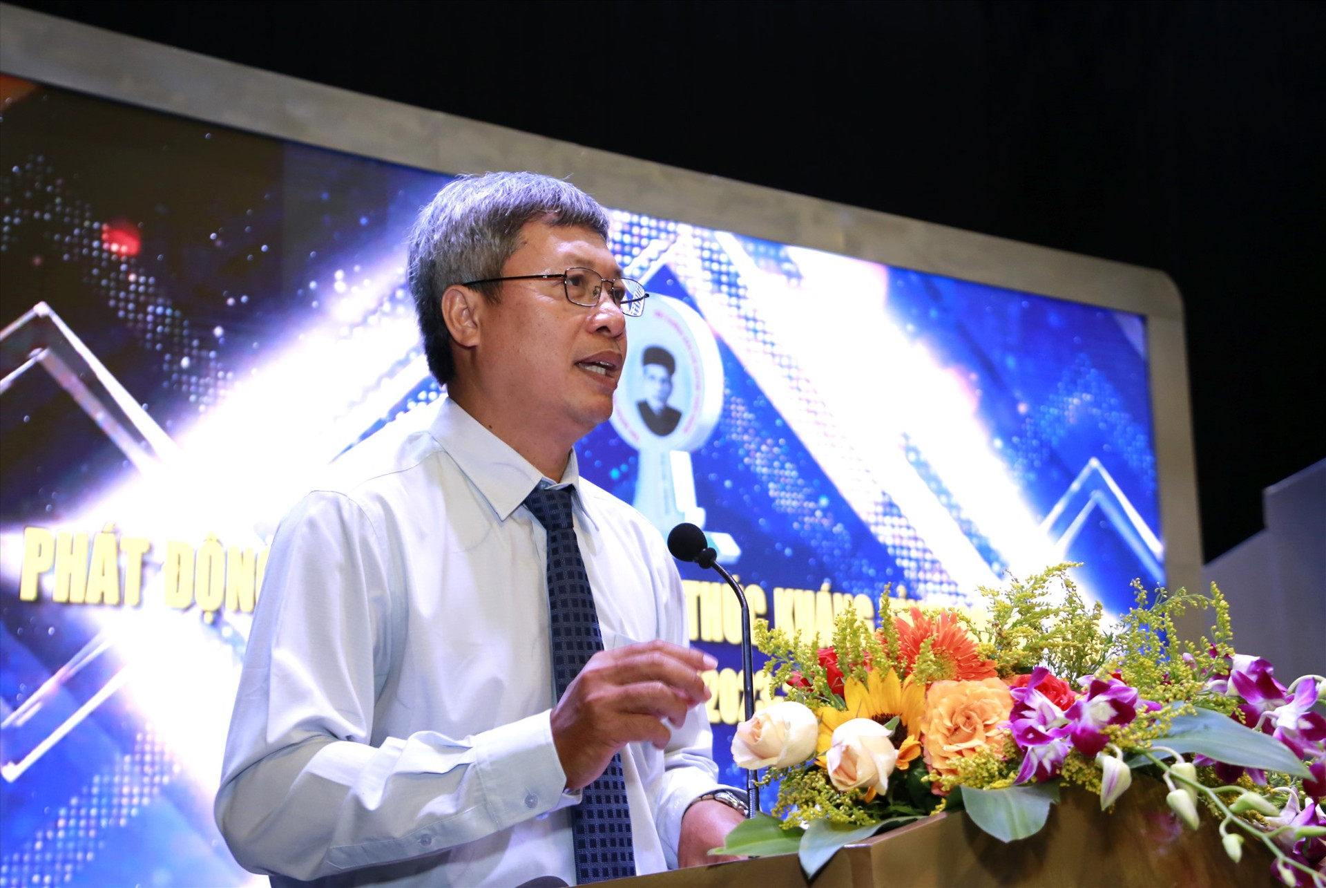 Phó Chủ tịch UBND tỉnh Hồ Quang Bửu phát biểu tại buổi lễ tổng kết, trao giải. Ảnh: C.Q