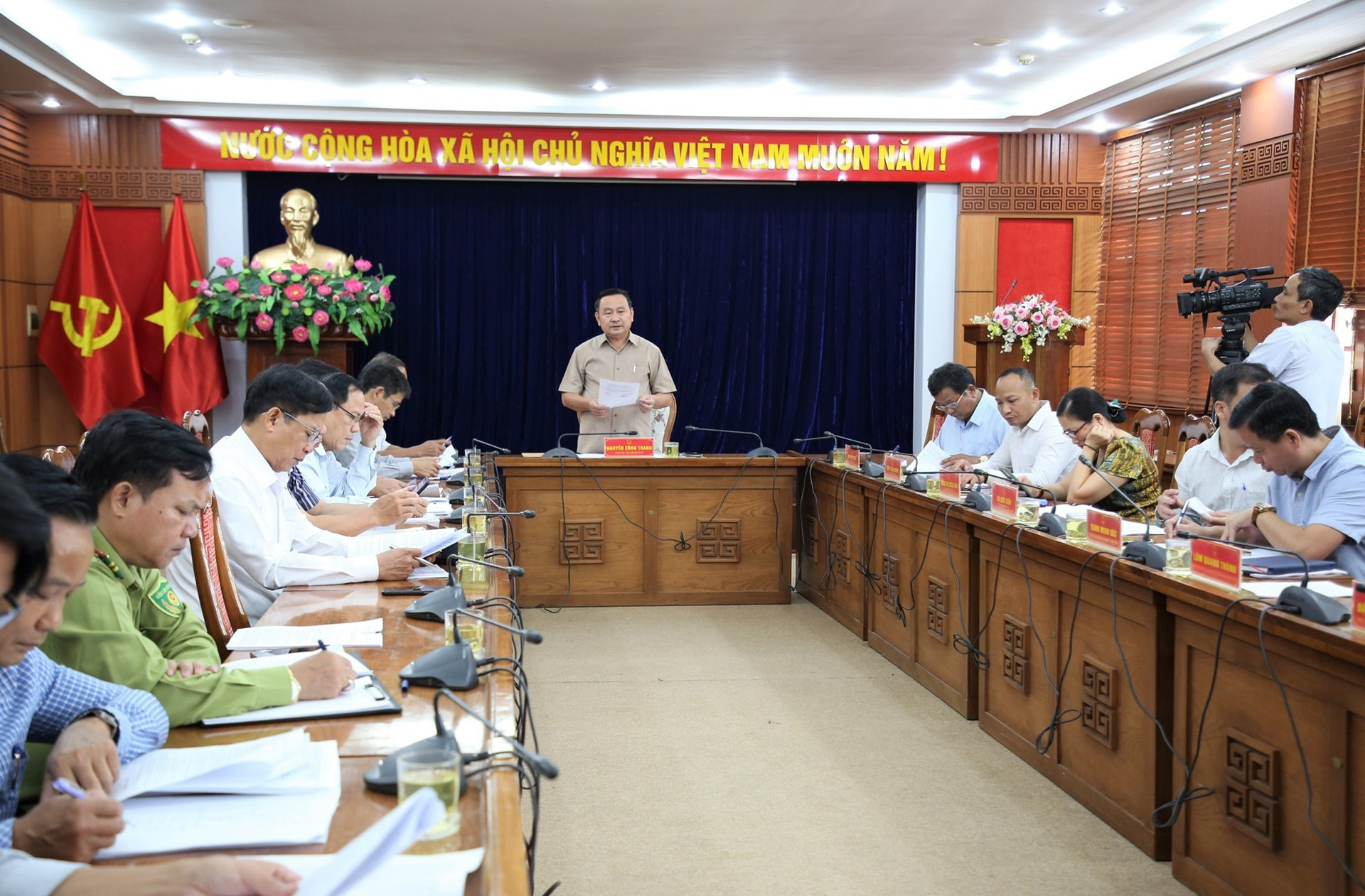 Phó Chủ tịch HĐND tỉnh Nguyễn Công Thanh phát biểu tại buổi làm việc. Ảnh: A.N