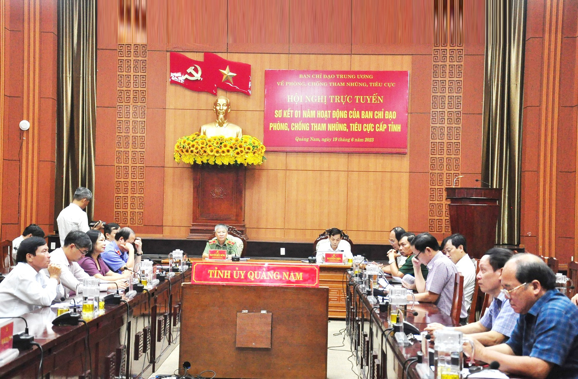 Đại biểu tham dự hội nghị toàn quốc sơ kết một năm hoạt động của Ban Chỉ đạo PCTNTC cấp tỉnh tại điểm cầu Quảng Nam. Ảnh: V.A