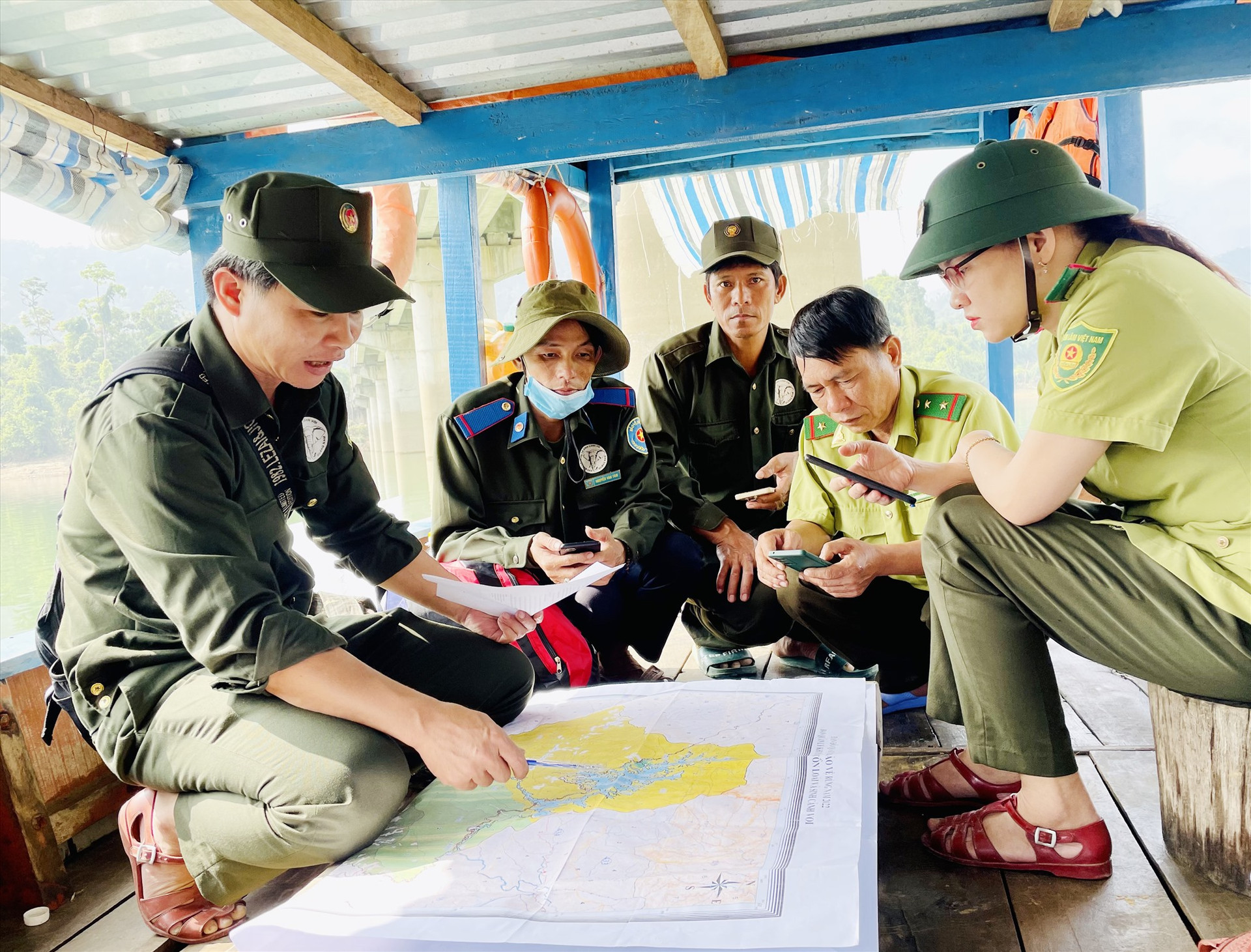 Lực lượng kiểm lâm huyện Nông Sơn tổ chức liên tục các đợt tuần tra để phòng chống cháy rừng. Ảnh: M.T