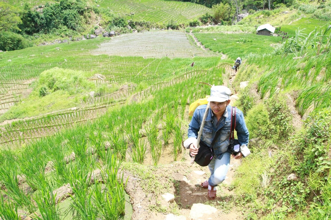 Những chuyến ngược núi tác nghiệp luôn giúp chúng tôi gặp được nhiều câu chuyện thú vị. Ảnh: T.C