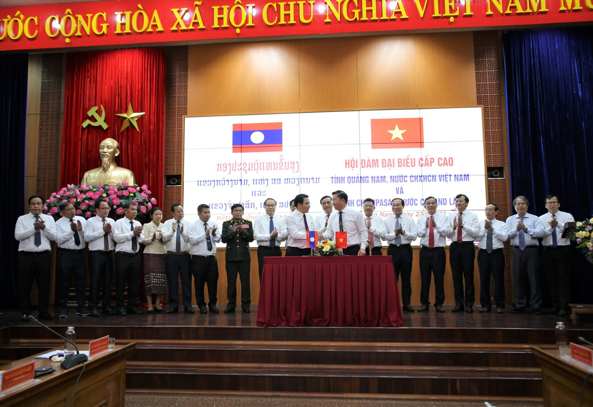 Signed cooperation between Quang Nam and Champasack