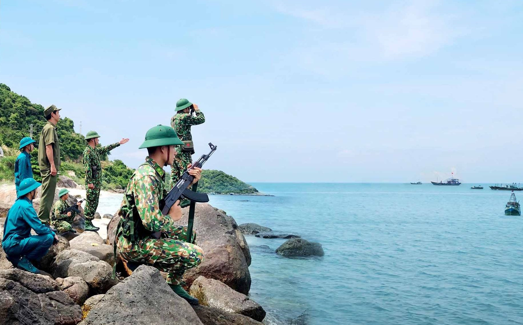 Đồn Biên phòng Cù Lao Chàm phối hợp với các lực lượng tuần tra, bảo vệ biển đảo. Ảnh: HỒNG ANH
