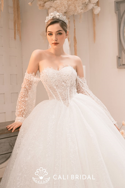 Lựa chọn Cali Bridal, nàng dâu vừa tiết kiệm thời gian và chi phí để có thể sở hữu một thiết kế phù hợp với vóc dáng mình.