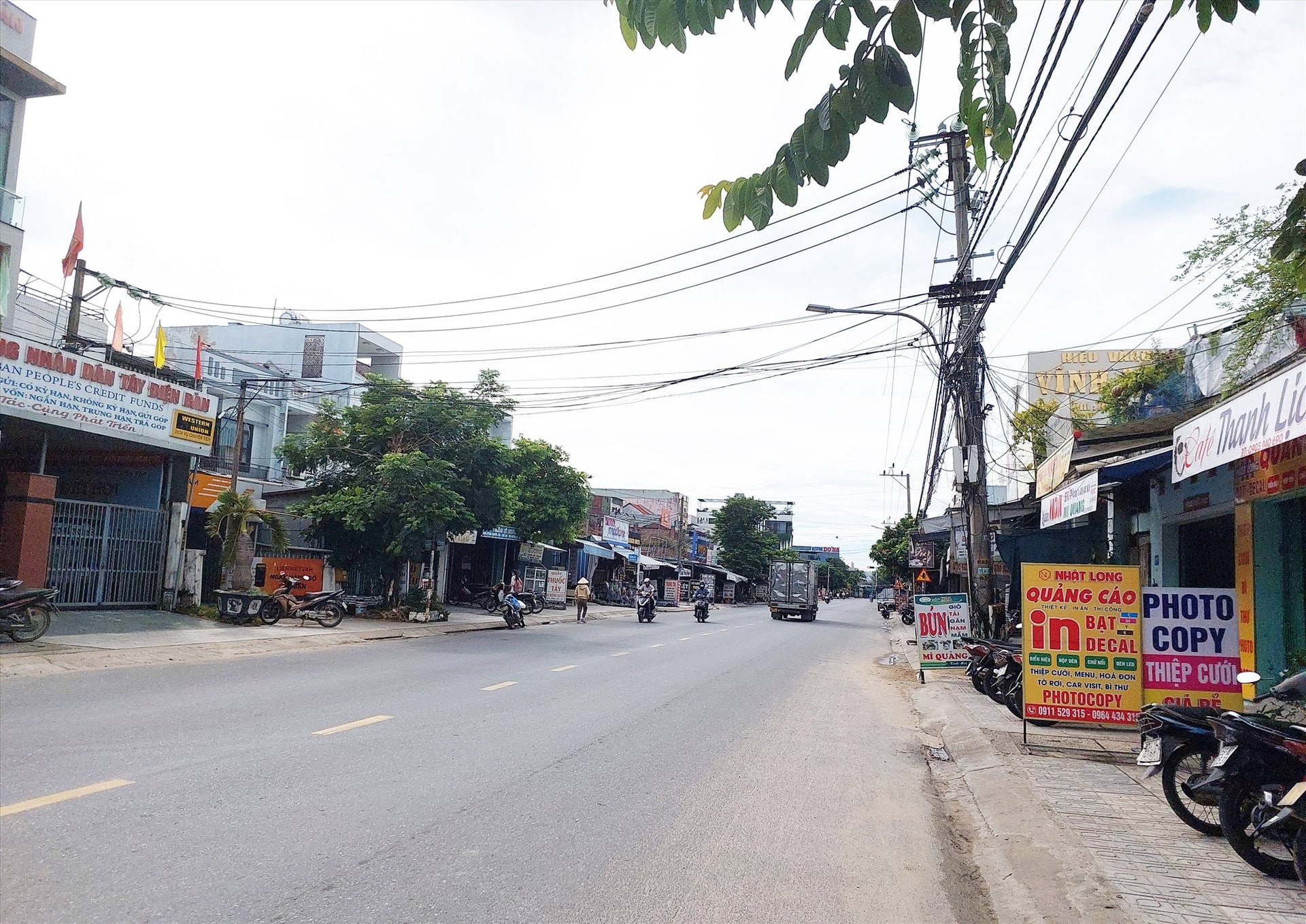 Phong Thử - trung tâm ngoại ô thị xã Điện Bàn. Ảnh: T.D