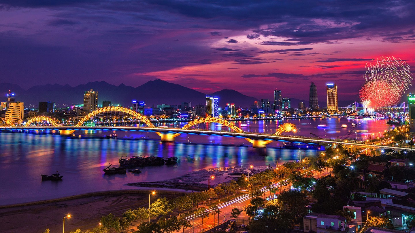 Lễ hội pháo hoa quốc tế Đà Nẵng 2023 thu hút hàng trăm nghìn du khách trong nước và quốc tế đến Đà Nẵng. Ảnh NTB