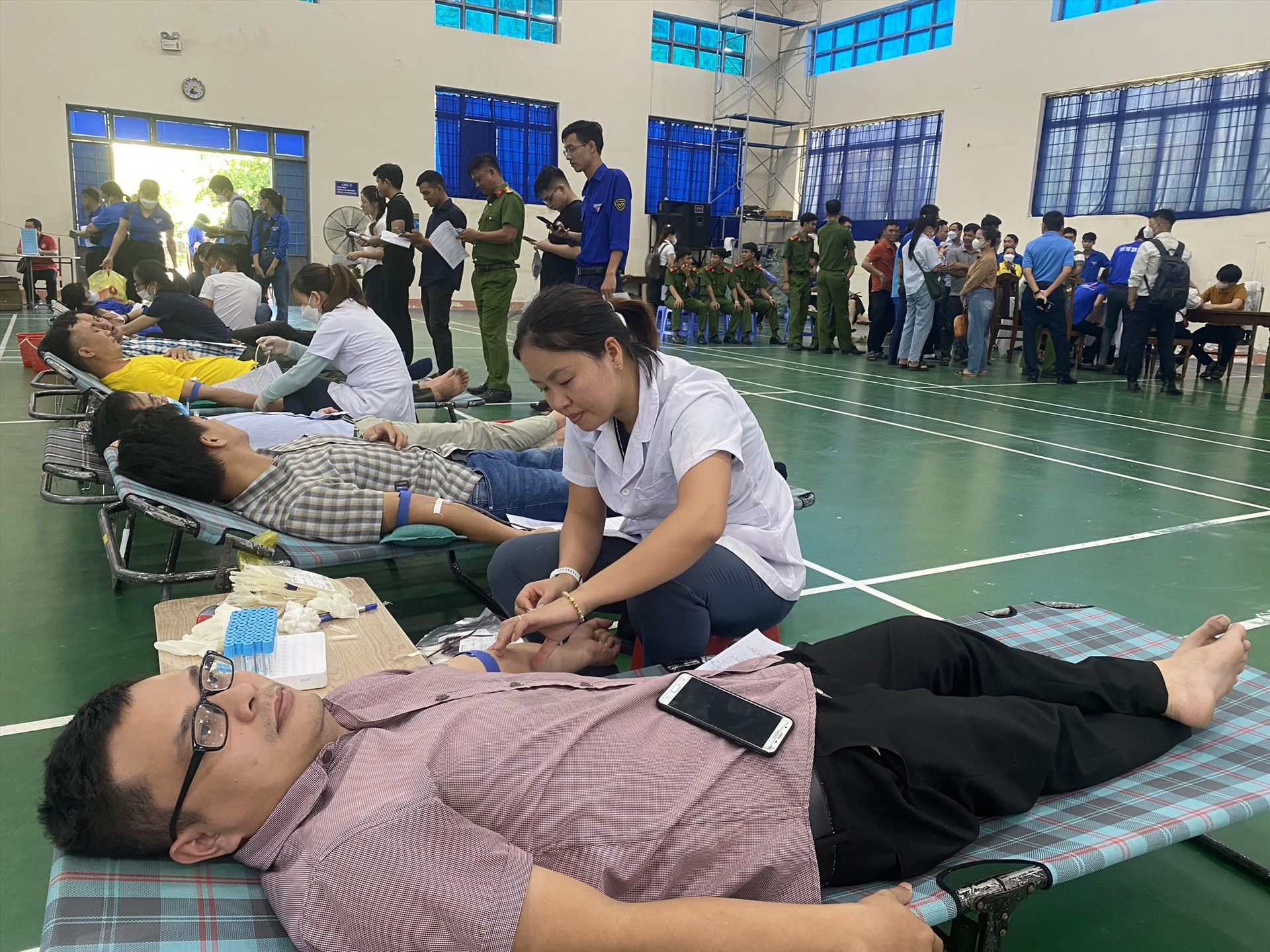 Hơn 150 cán bộ, đoàn viên thanh niên tham gia Ngày hội hiến máu tình nguyện.