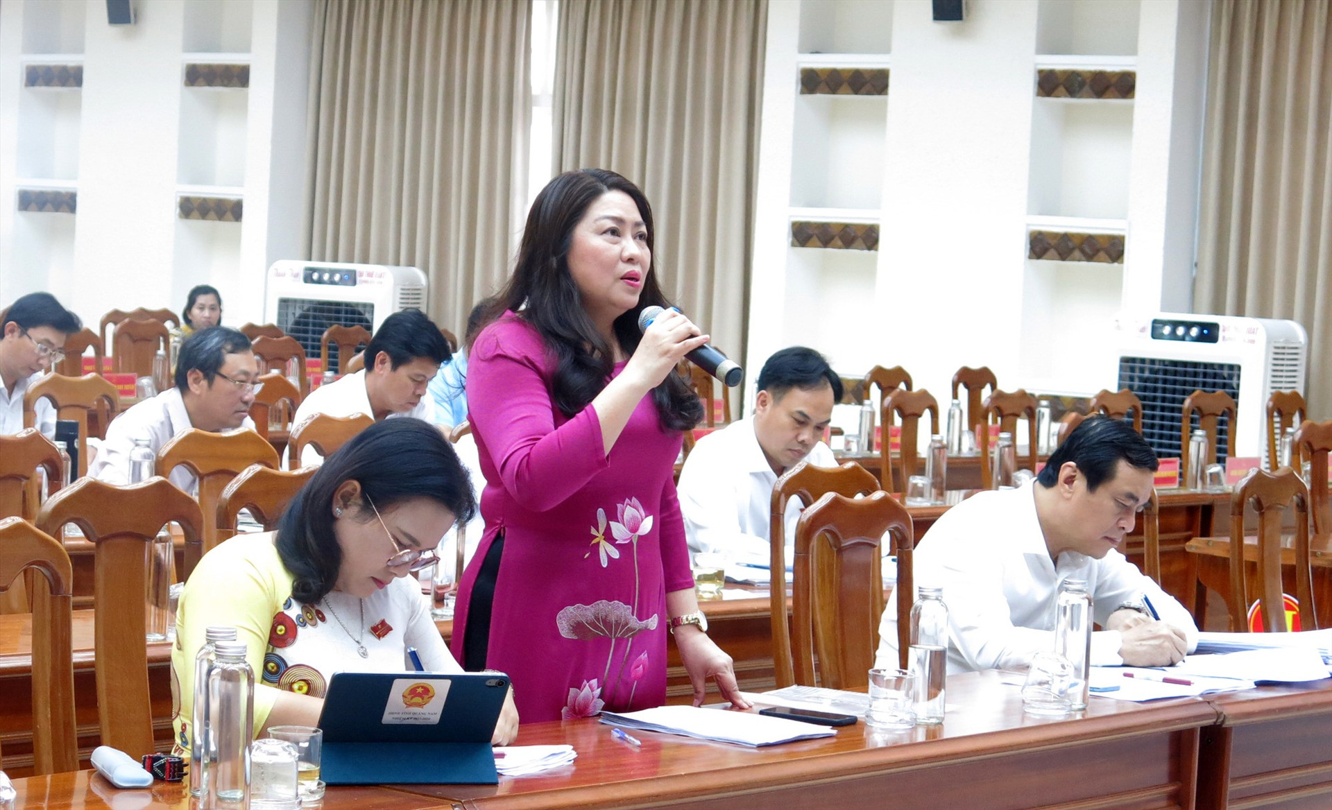 Bà Nguyễn Thị Thu Lan - Trưởng ban Tuyên giáo Tỉnh ủy Quảng Nam phát biểu ý kiến. Ảnh: T.D