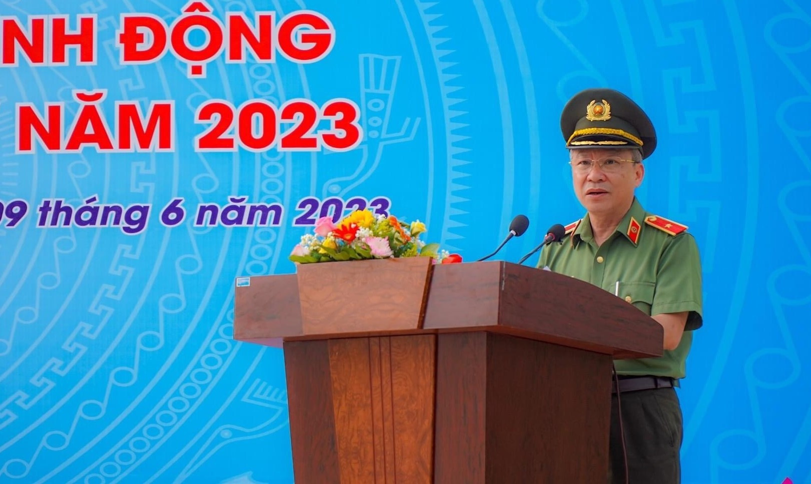 Thiếu tướng Nguyễn Đức Dũng - Giám đốc Công an tỉnh phát biểu tại lễ phát động hưởng ứng Tháng hành động phòng chống ma túy năm 2023. Ảnh: V.T