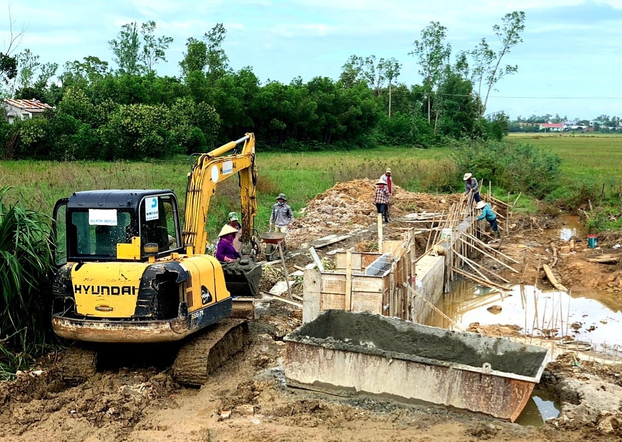 Do trung ương chậm ban hành các văn bản hướng dẫn nên thời gian qua tiến độ xây dựng và phê duyệt kế hoạch vốn xây dựng nông thôn mới bị ảnh hưởng. Ảnh: PV