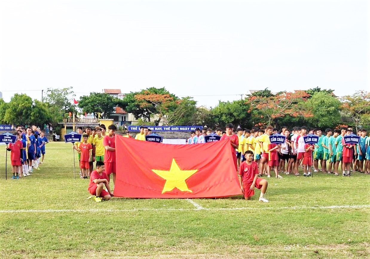 Lễ khai mạc Giải bóng đá thiếu niên TP.Hội An hè 2023. Ảnh: Phan Sơn.