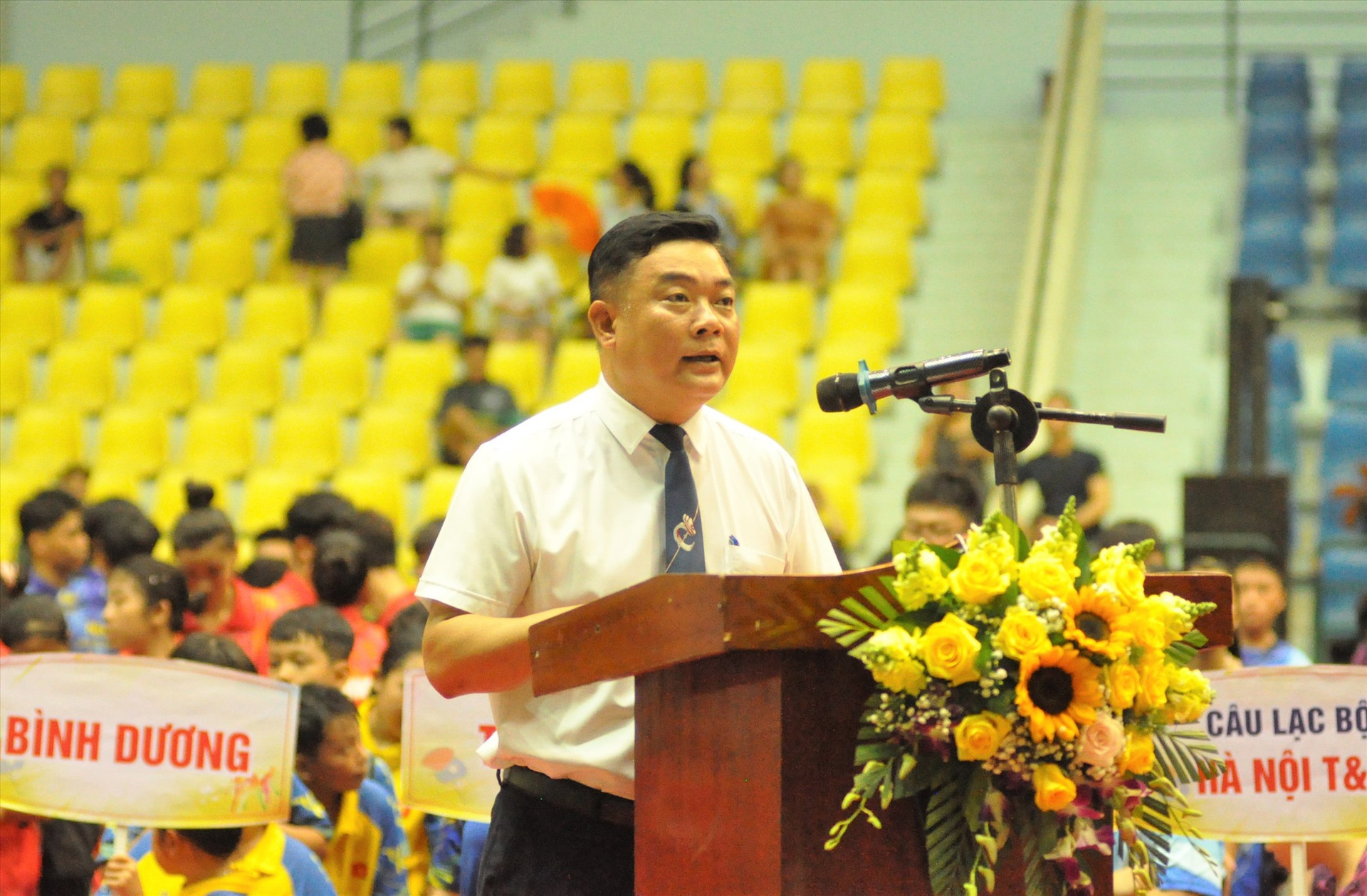 Ông Tào Viết Hải - Phó Giám đốc Sở VH-TT&DL, Trưởng Ban tổ chức giải phát biểu khai mạc. Ảnh: T.V