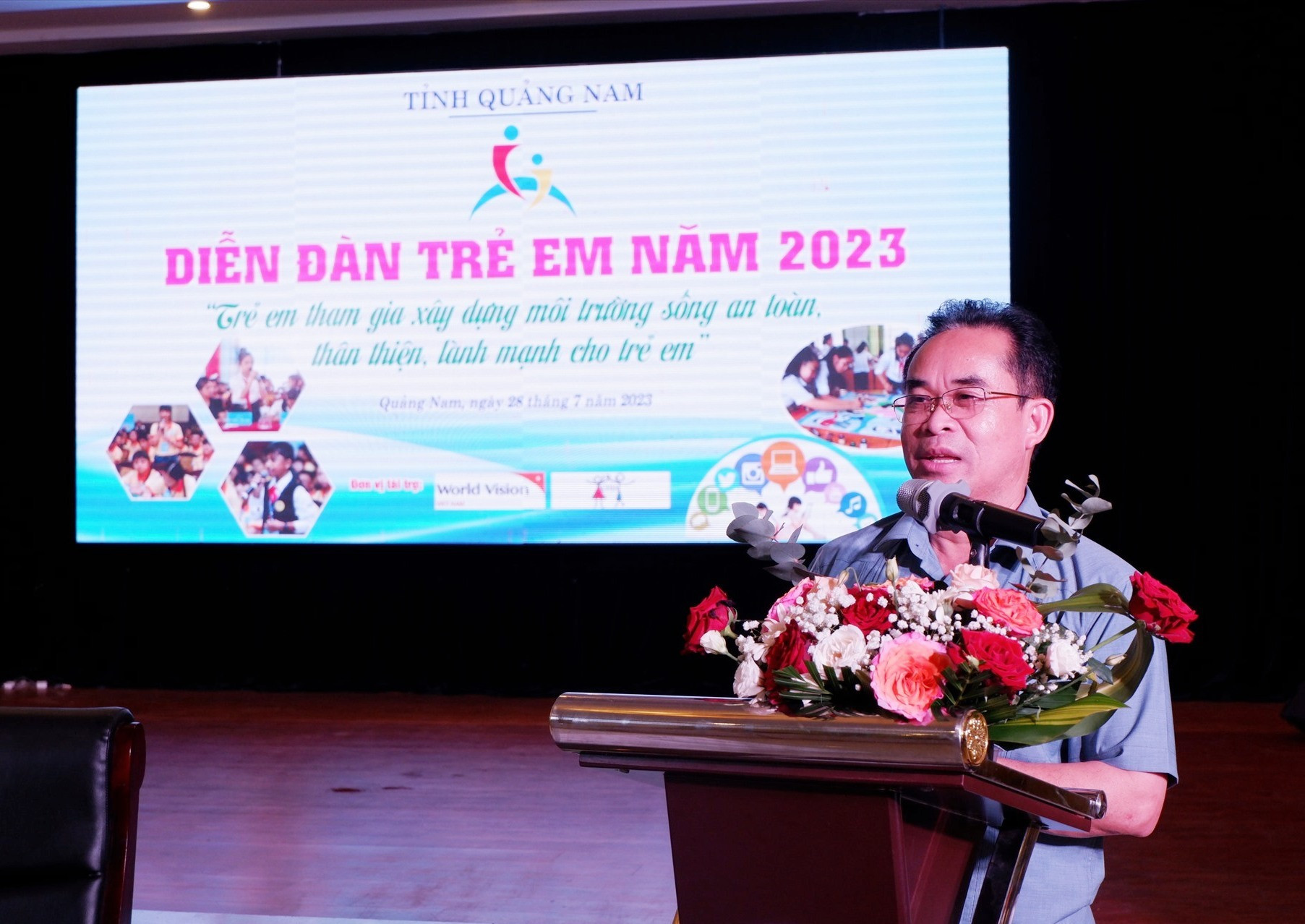 Phó Chủ tịch UBND tỉnh Trần Anh Tuấn yêu cầu các cấp ngành tiếp nhận kiến nghị của trẻ em và có hướng giải quyết sớm. Ảnh: X.H