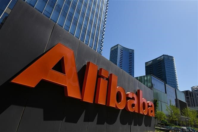 Biểu tượng Alibaba tại văn phòng của tập đoàn ở Bắc Kinh, Trung Quốc. Ảnh: AFP/TTXVN