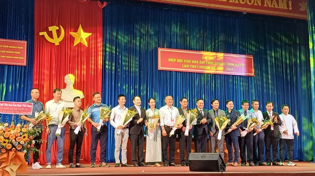 Ban Chấp hành Hiệp hội Văn hóa Ẩm thực Quảng Nam, nhiệm kỳ thứ I (2023 – 2028).gồm 15 thành viên.Ảnh: K.L