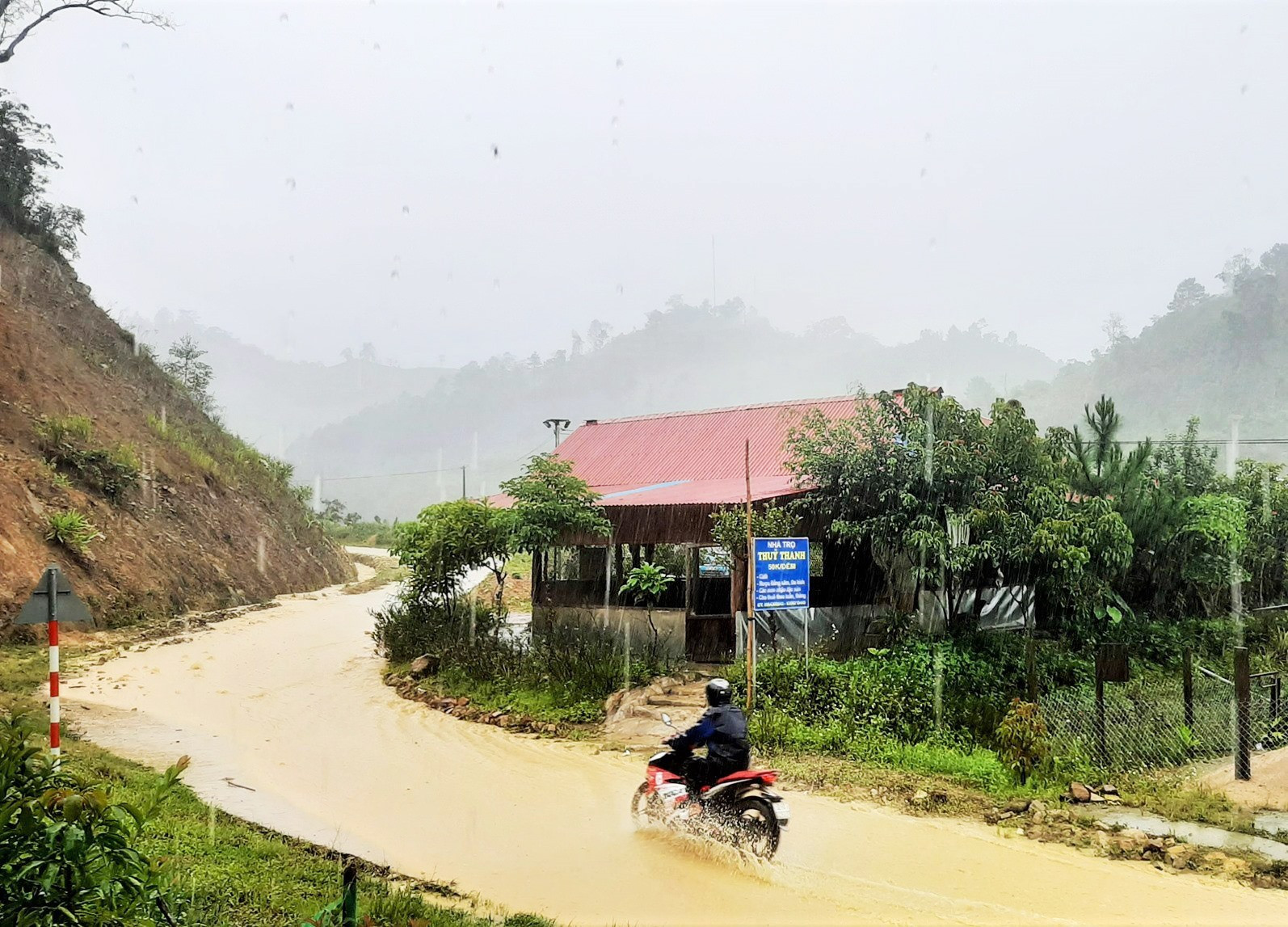 Năm 2022 Quảng Nam chịu thiệt hại nặng nề do thiên tai, nhất là các địa phương miền núi. Ảnh: N.C