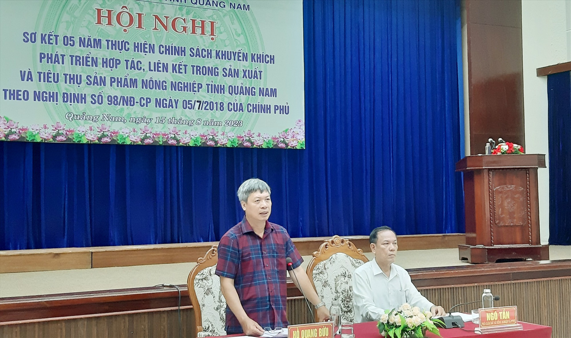 Phó Chủ tịch UBND tỉnh Hồ Quang Bửu phát biểu tại hội nghị. Ảnh: N.S