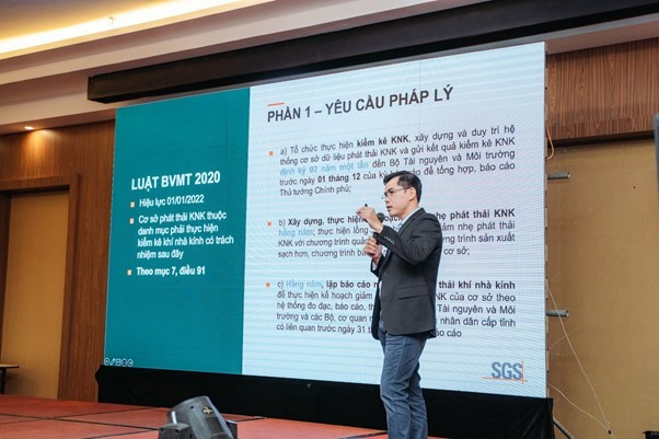 Ông Tô Thanh Sơn, GHG/ESG Product Manager của SGS Việt Nam, trình bày tham luận tại hội thảo.