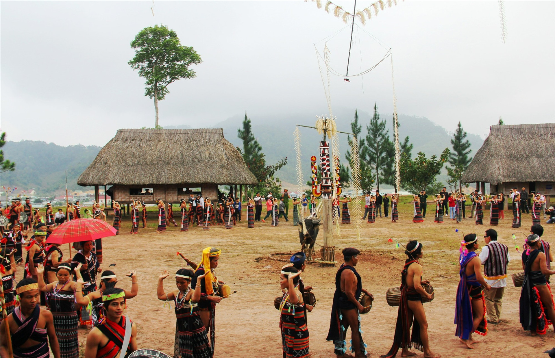 Văn hóa bản địa cũng là một nguồn tài nguyên lớn cho du lịch miền núi. Ảnh: C.N.Q