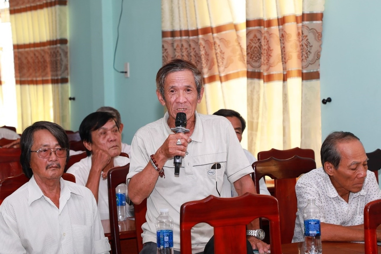Người cao tuổi huyện Đại Lộc phát biểu ý kiến tại hội nghị. Ảnh: V.L