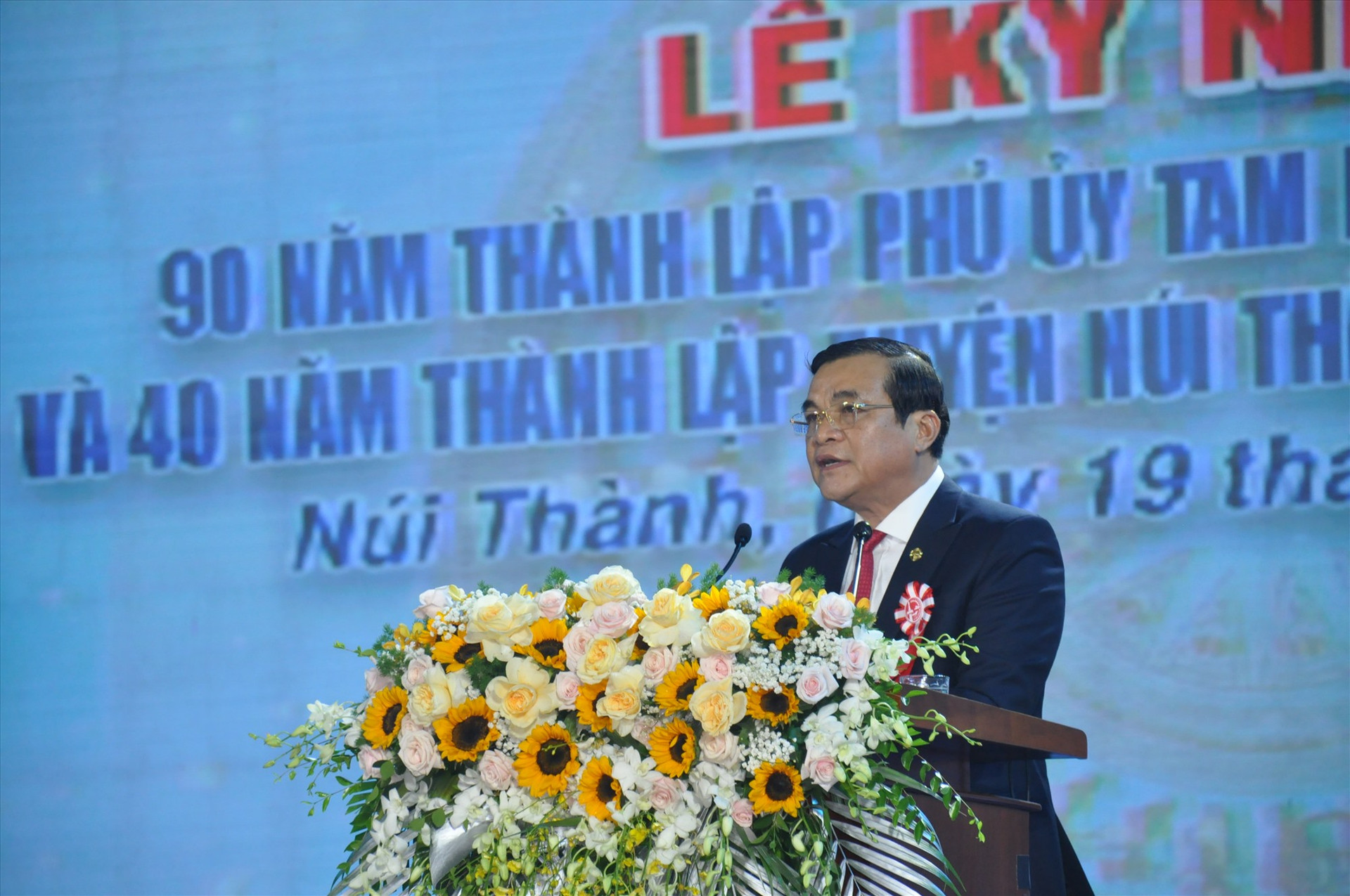 Đồng chí Phan Việt Cường - Ủy viên Trung ương Đảng, Bí thư Tỉnh ủy, Chủ tịch HĐND tỉnh bài phát biểu tại buổi lễ kỷ niệm, Ảnh: NĐ.