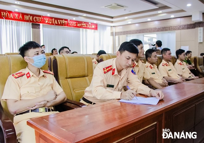 Có 400 cán bộ chiến sĩ lực lượng công an các cấp trên địa bàn đến tham dự buổi tập huấn sơ cấp cứu tai nạn thương tích, tai nạn giao thông đường bộ diễn ra vào ngày 22-8.