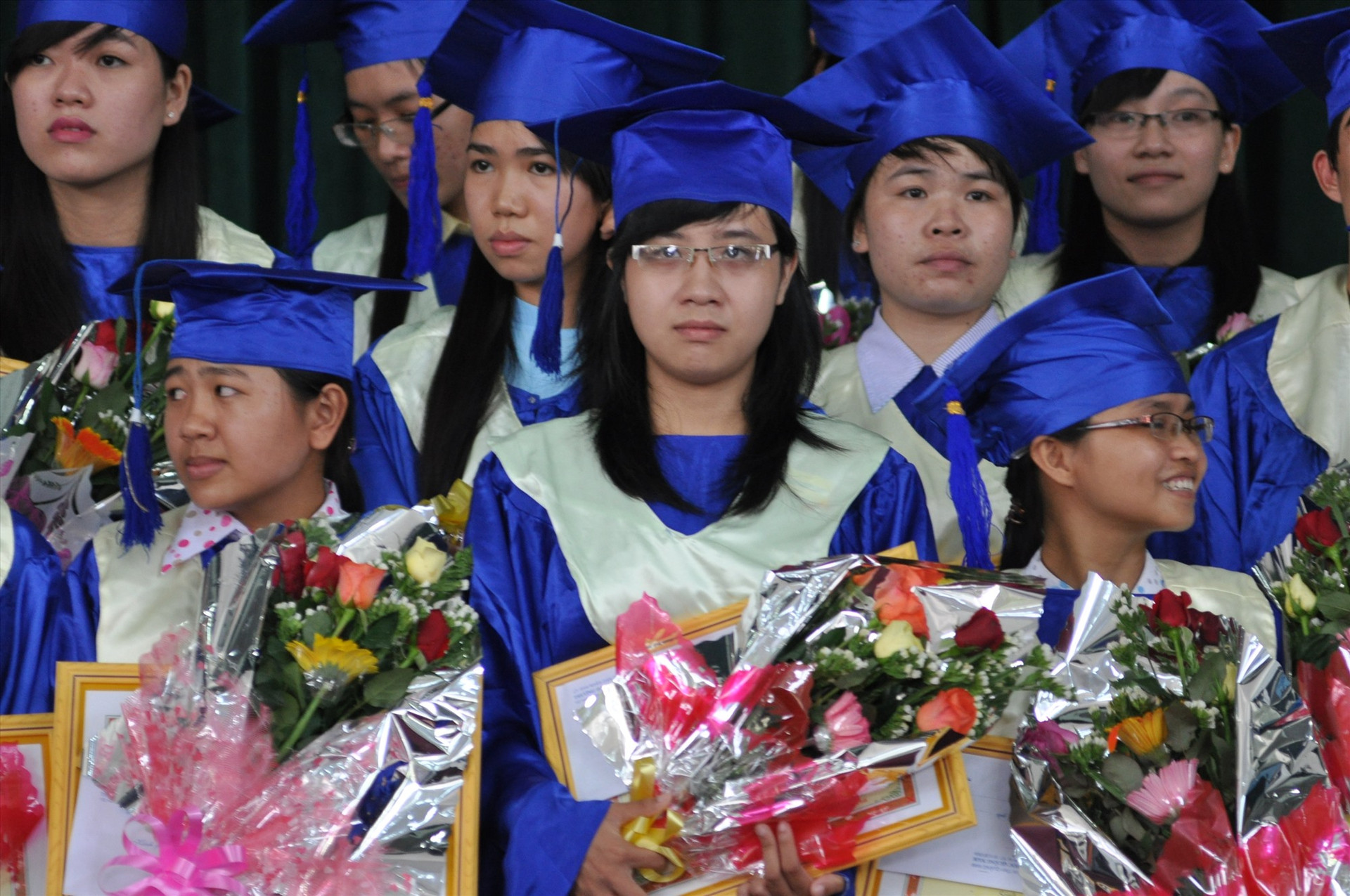 Sinh viên Trường Đại học Quảng Nam tại lễ tốt nghiệp. Ảnh: X.P