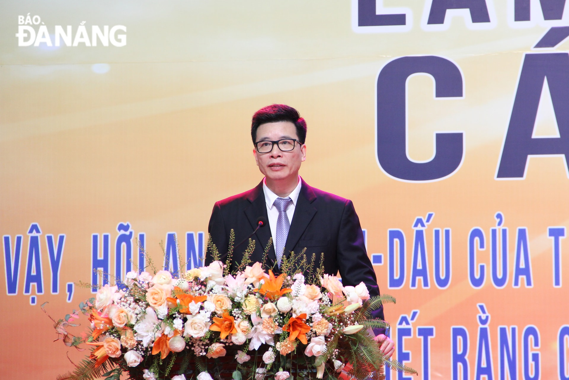 Phó Trưởng Ban Tôn giáo Chính Phủ Nguyễn Hiếu Trọng phát biểu tại đại hội. Ảnh: X.H