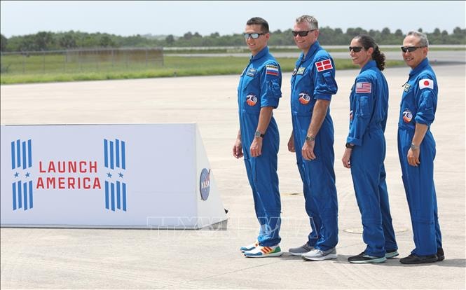 Các phi hành gia tham gia sứ mệnh Crew-7 tới Trung tâm vũ trụ Kennedy ở Florida, Mỹ, ngày 20/8/2023. Ảnh: TTXVN