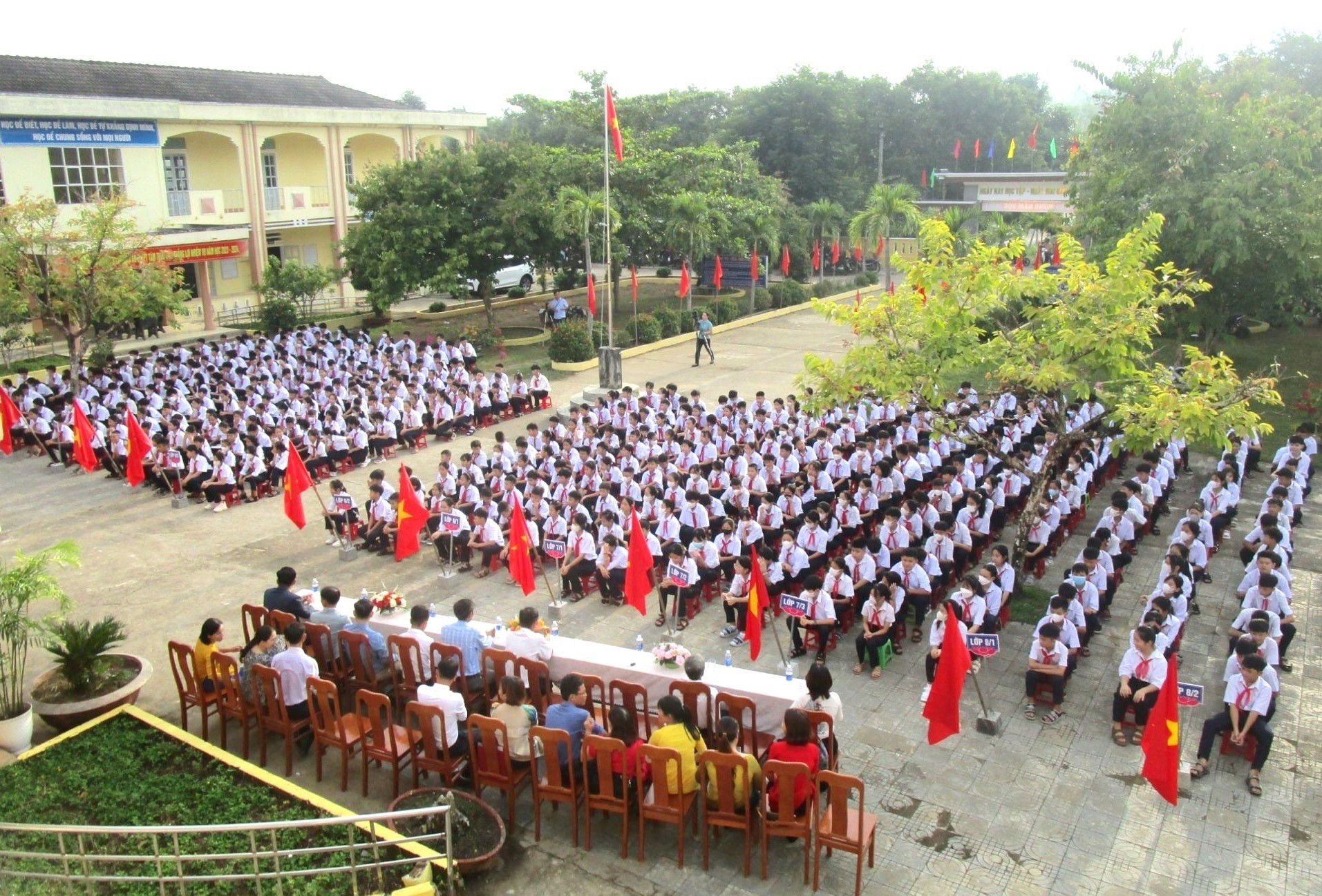 Quang cảnh khai giải năm học mới 2023 – 2024 tại Trường THCS Chu Văn An (huyện Hiệp Đức). Ảnh: CTV