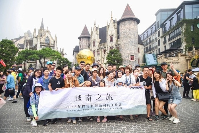 Khách quốc tế chen chúc đến Ba Na Hills . Ảnh XL