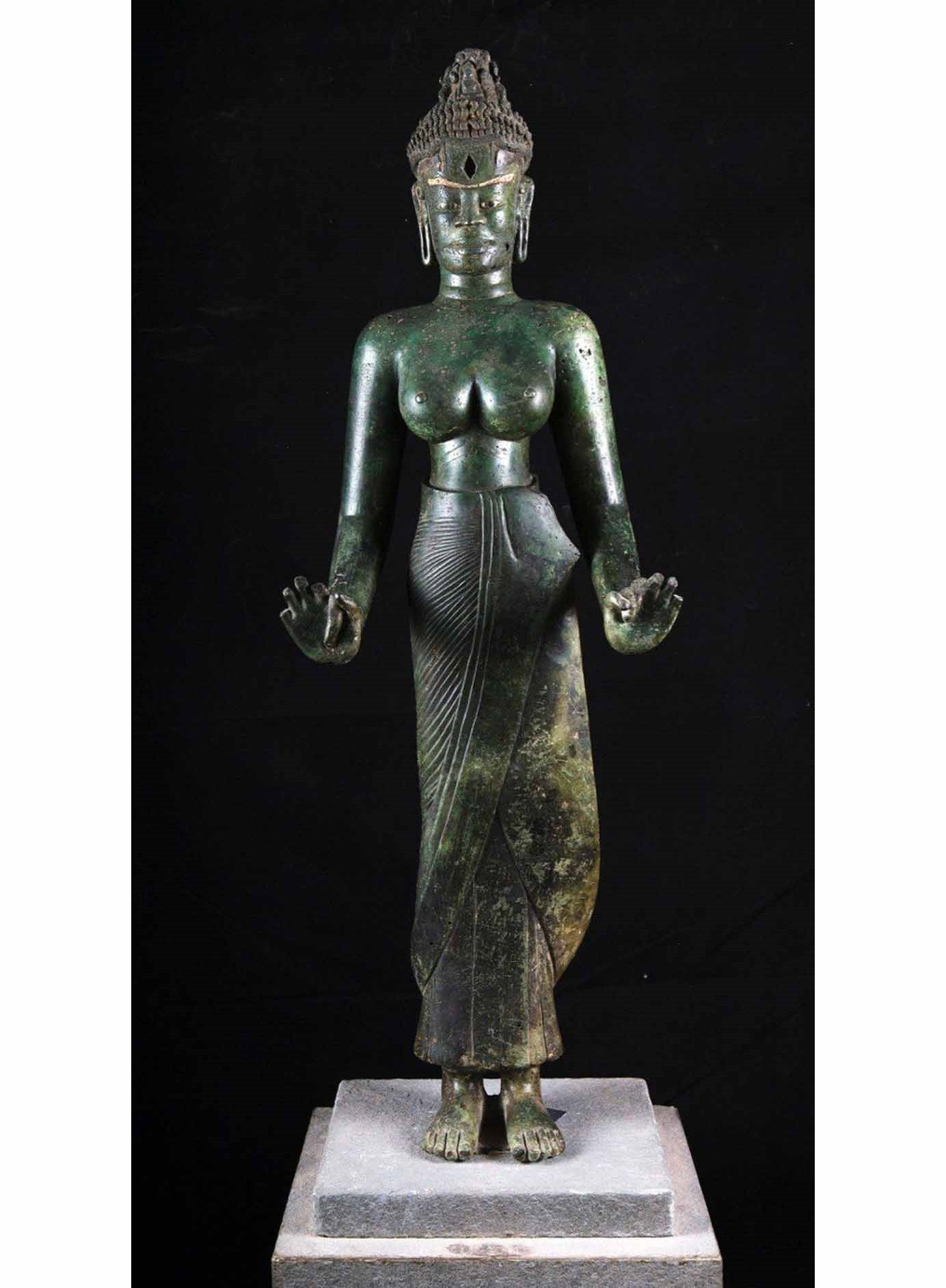 Tượng Bồ tát Tara được trưng bày tại Bảo tàng Chăm Đà Nẵng. Ảnh: T.T