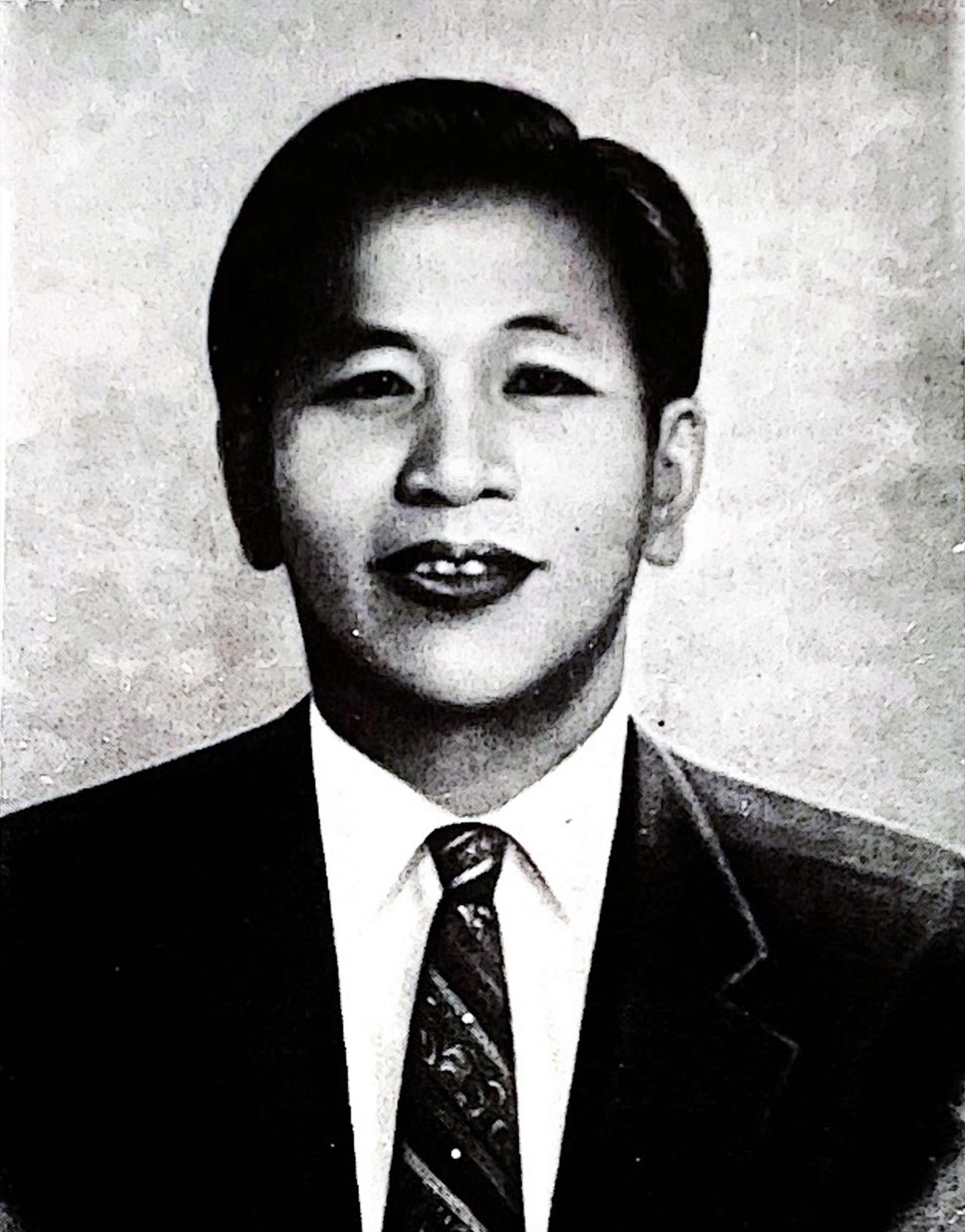 Nhà thơ Trần Gia Thoại.
