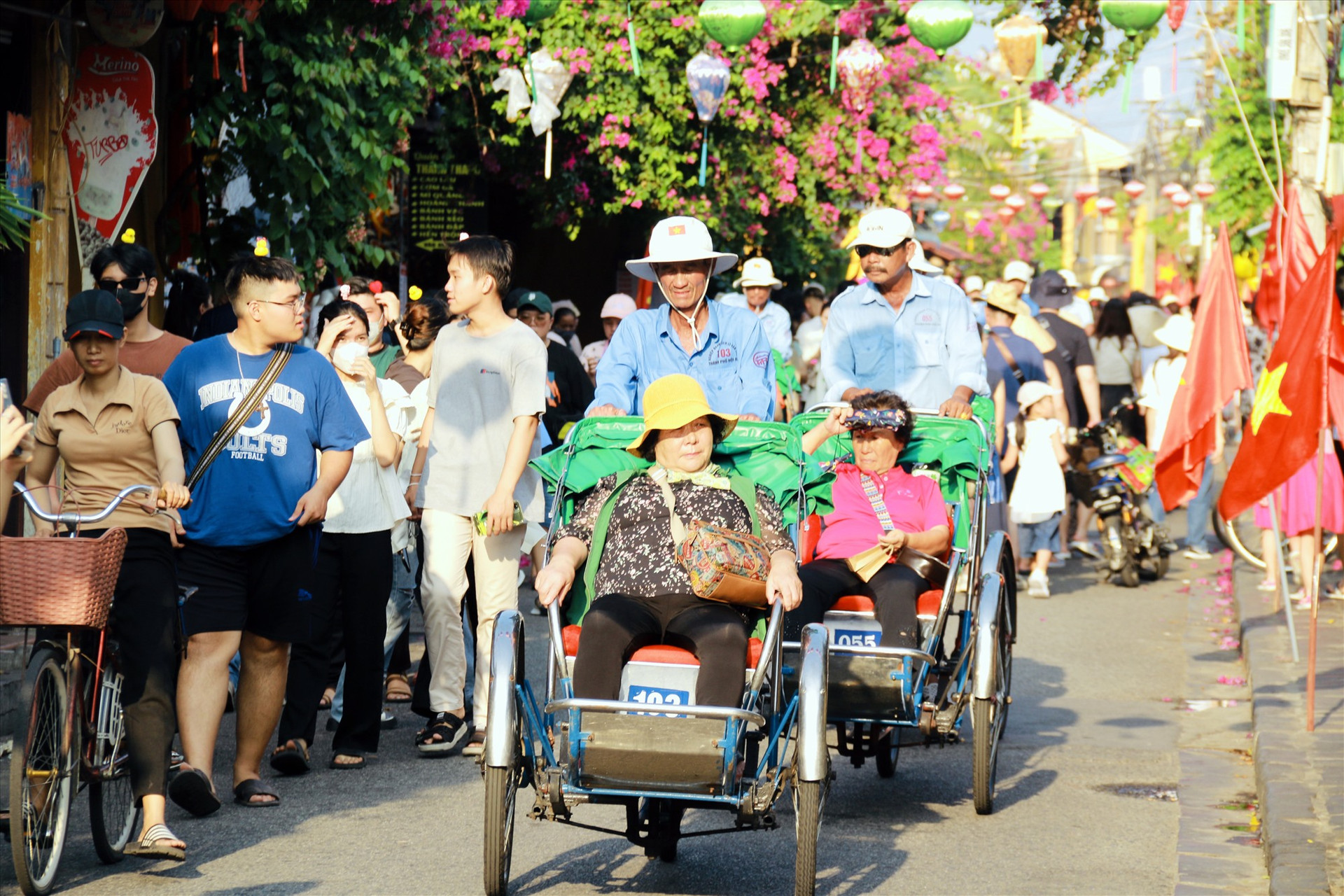 Theo thống kê, có khoảng 165 nghìn lượt khách đến Quảng Nam trong dịp lễ Quốc khánh 2023. Ảnh: Q.T