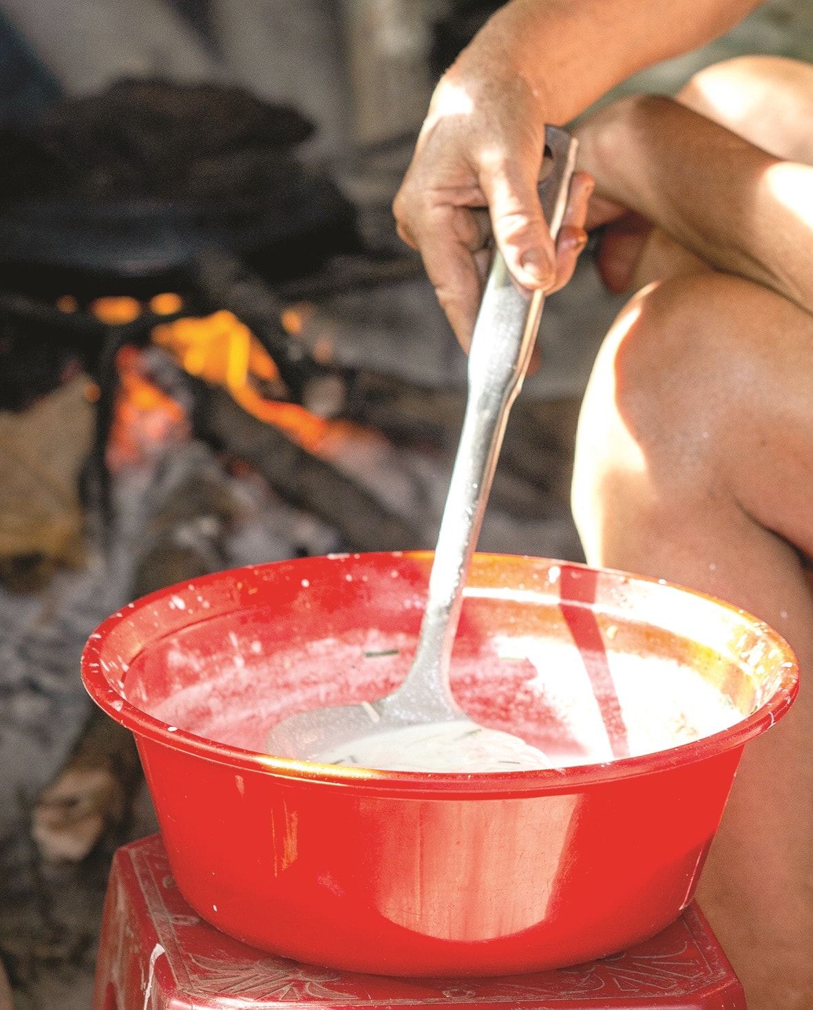 Bột bánh xèo được xay từ gạo.