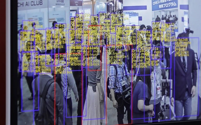 Một phần mềm ứng dụng AI để xác định thông tin chi tiết về người và phương tiện do startup SenseTime của Trung Quốc xây dựng. Ảnh: Bloomberg