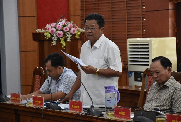 đồng chí Nguyễn Đức - Trưởng Ban Kinh tế - Ngân sách HĐND tỉnh phát biểu tại buổi làm việc.