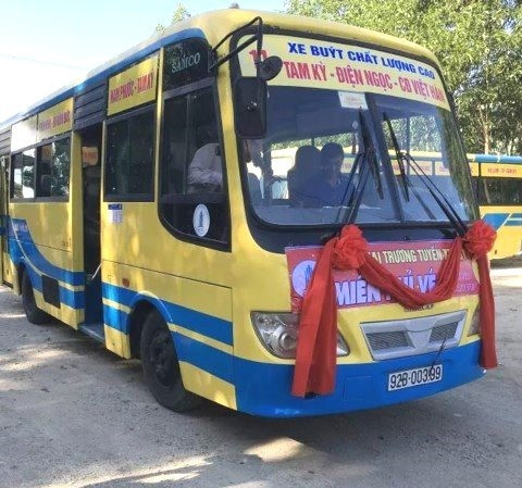 Xe buýt chạy tuyến Tam Kỳ - Hội An - bến xe buýt Việt Hàn. Ảnh: TCT