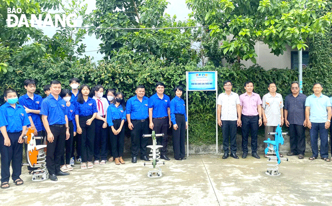 Thành đoàn - Hội Đồng đội thành phố khánh thành và bàn giao khu vui chơi thiếu nhi ngoài trời tại khu dân cư số 17, phường Hòa Thọ Đông (quận Cẩm Lệ) vào cuối tháng 8-2023. Ảnh: N.Q