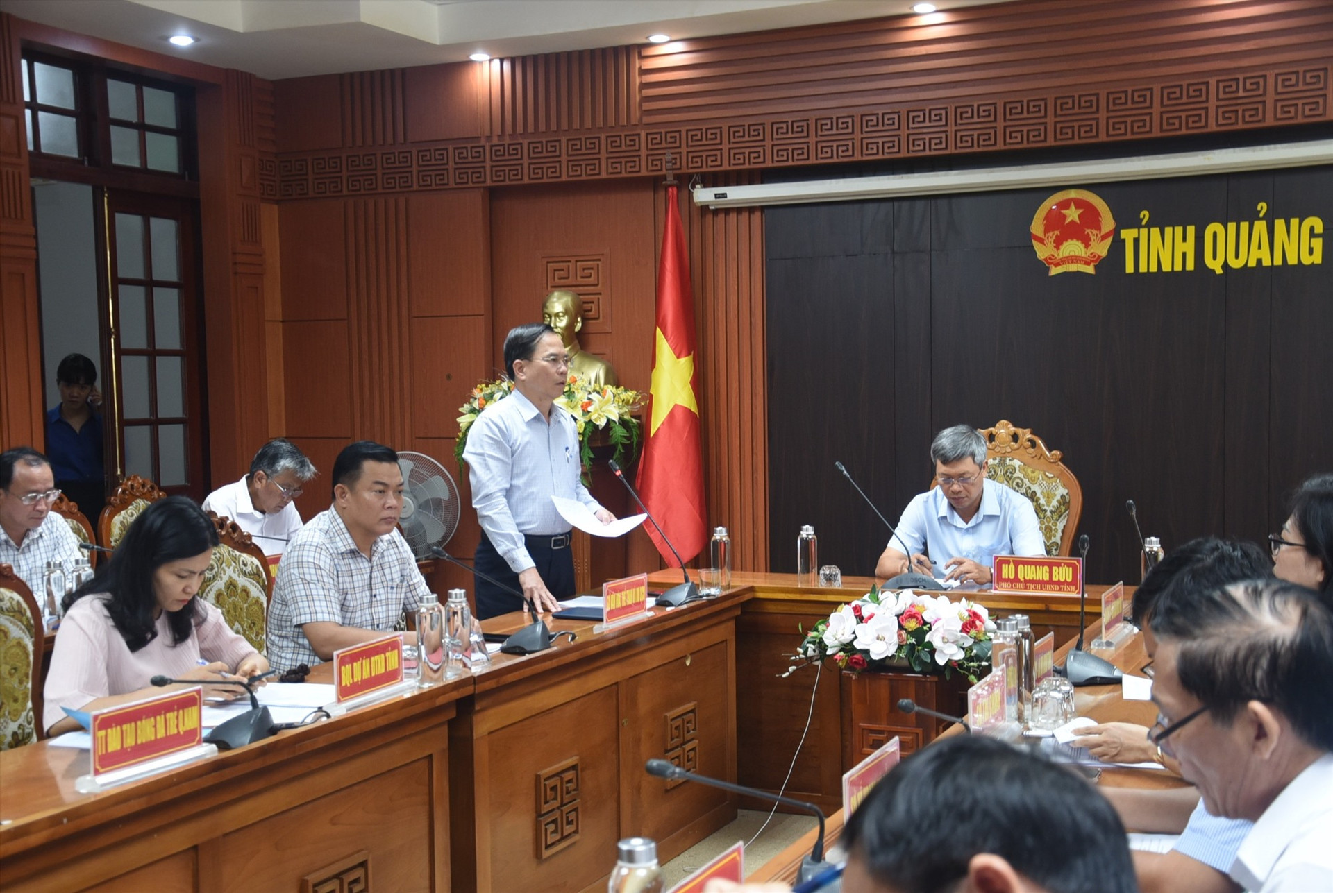 Giám đốc Sở VH-TT&DL Nguyễn Thanh Hồng báo cáo những khó khăn, vướng mắc của CLB Quảng Nam. Ảnh: T.V